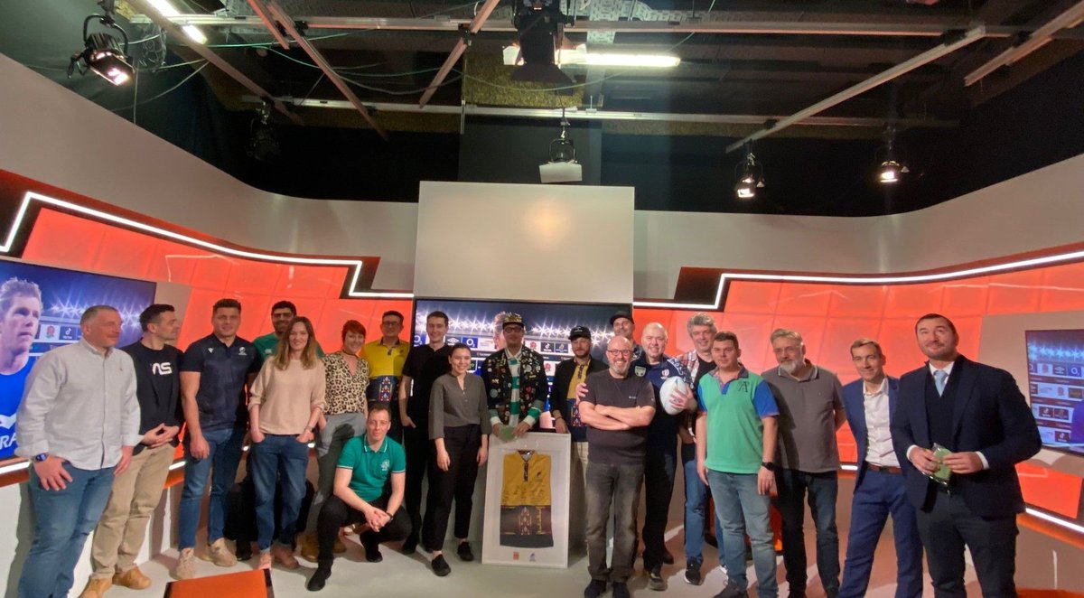 chinezu's tweet photo. Sunt mare, mare, mare fan de rugby. Așa că orice veste bună care vine de pe frontul acesta este pentru mine o veste super-bună, ca să zic așa Orange a devenit sponsorul Rugby Romania! 
#promo #MereuInJoc #OrangeRomania https://t.co/7aXfWSQtJS