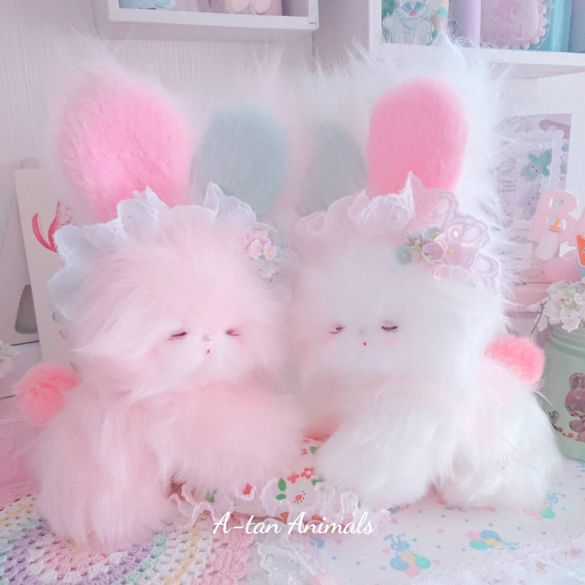 hbhbnote's tweet photo. 🐇 𝖠-𝗍𝖺𝗇 𝖠𝗇𝗂𝗆𝖺𝗅𝗌 ( @a_tan_animals ) 의 Sleepy Bunny 인형 예약 주문이 잠시 후 오후 7시 오픈됩니다 💐

아래 링크에서 작품 정보 및 주문 방법을 미리 확인해 주세요 .ᐟ
🔗 : https://t.co/B74Wd4qrE1 https://t.co/CEB6IaSZ2E