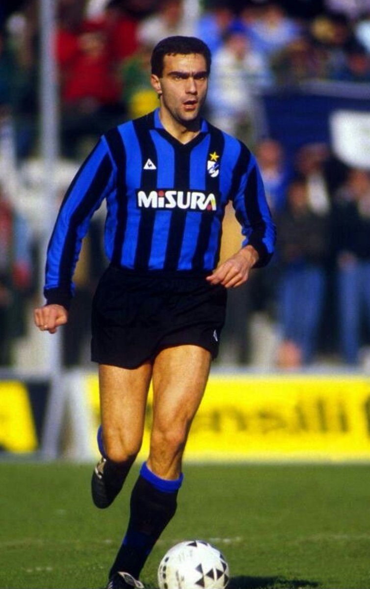 alanwallett's tweet photo. @footballtweet One club man.

Giuseppe Bergomi. https://t.co/pApOiBl8OW