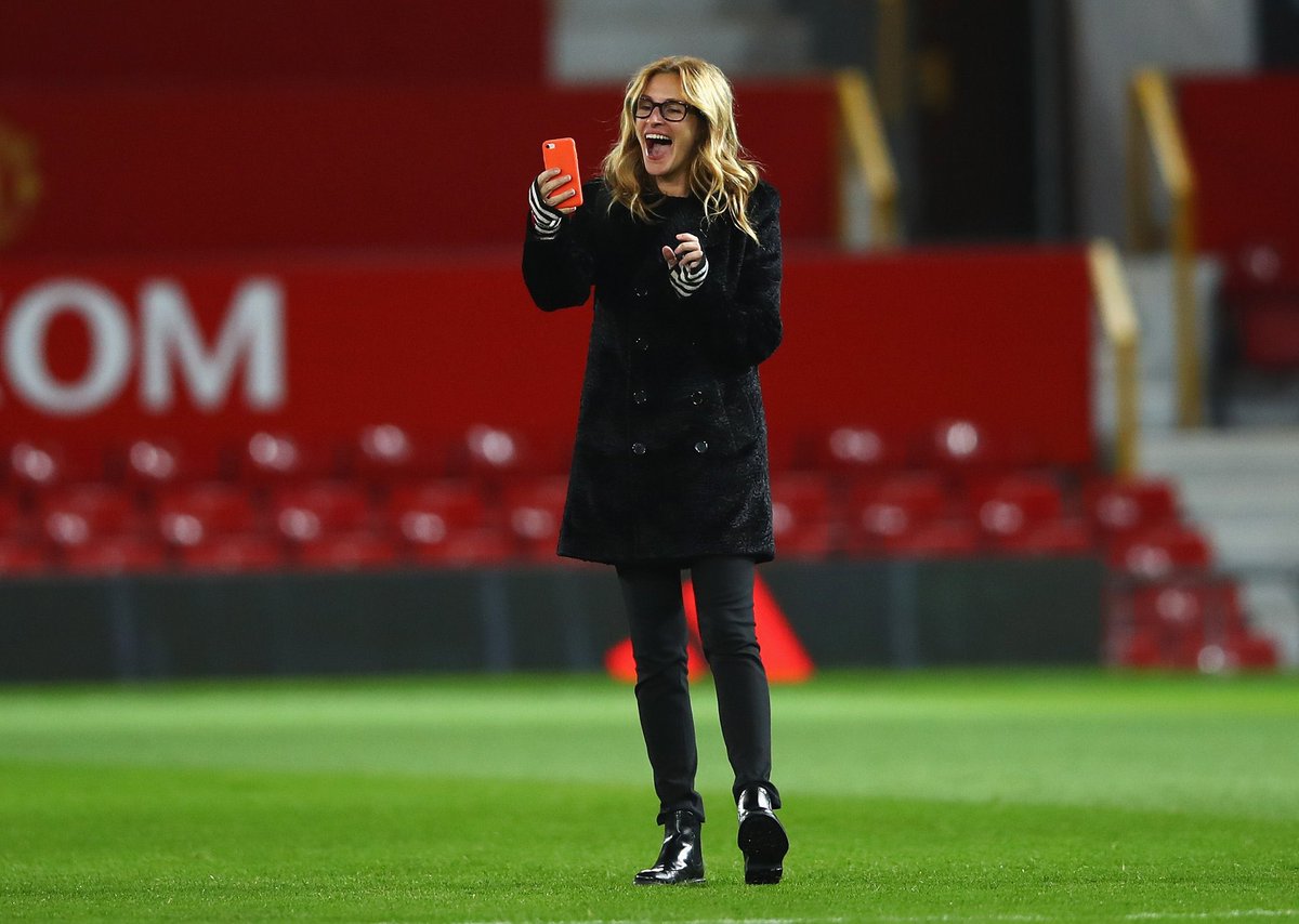 UtdPlug's tweet photo. 🚨 Pep Guardiola: “Julia Roberts came to England a few years ago in the period when #MUFC were not good, we were better and she came to Manchester United, she didn't come to see us. Even if I win the Champions League, it cannot make up for Julia Roberts not coming to see us.” 😂😭