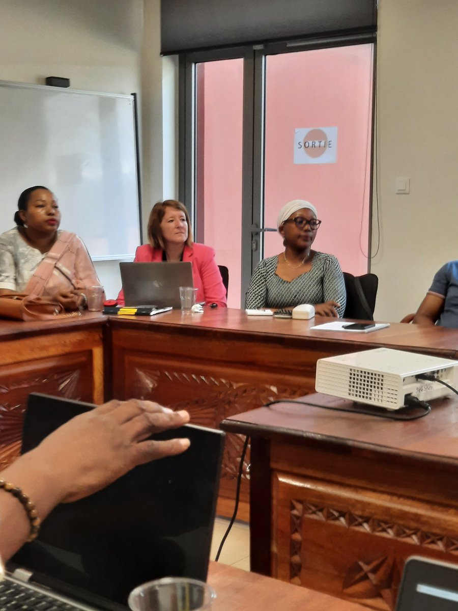KuolaG's tweet photo. Les #OF présentant leur bilan d insertion (FOR1) 2022 relatif aux #actionsdeformation engagées avec #PE, en présence du Directeur Régional,  Mr SAINT-ETIENNE. https://t.co/hcYuaBr0EJ
