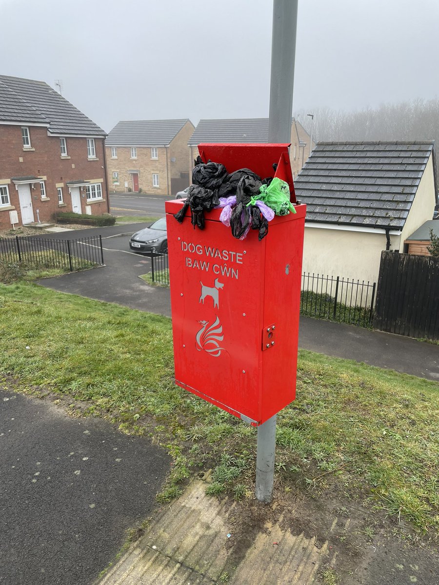 Wredzi0ch's tweet photo. @RCTCouncil can this be dealt with, please?

https://t.co/7xos6vjQJ5 https://t.co/glKIxw1vYF