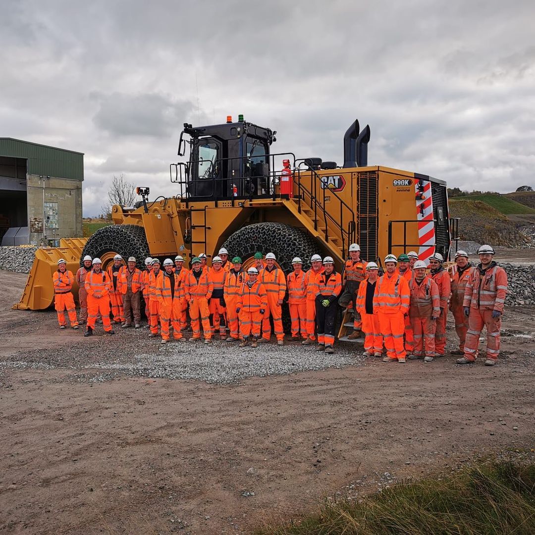 FinningNews's tweet photo. Can we all greet new machines like this, please?
#Caterpillar #CatMachine #NewCatMachine #CaterpillarEquipment #Finning #FinningUKIreland https://t.co/k4JwMonvnp