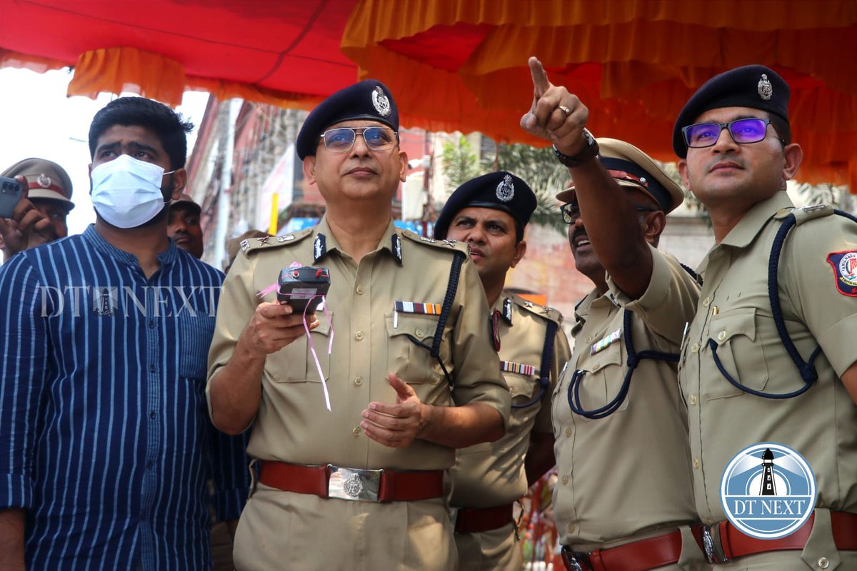 dt_next's tweet image. Commissioner of Police Shankar Jiwal inaugurated a newly installed Radar Speed Display Board for traffic signals on behalf of Greater Chennai Traffic Police in Anna Salai.

📸 @_Hemanathan_

#speedradarsign #trafficsignals #ShankarJiwal #Inauguration #TrafficPolice #AnnaSalai