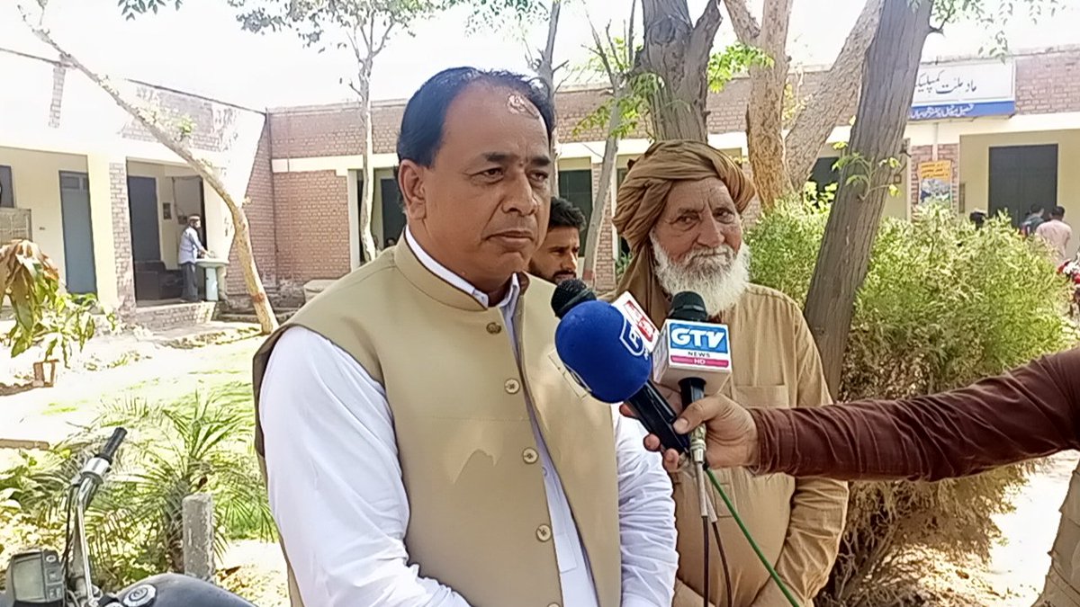 zahidbukhariPTi's tweet photo. سابق تحصیل صدر وامیدوار برائے صوبائی اسمبلی حلقہPP.207 میاں چنوں پیر عمران شاہ کھگہ اپنے کاغذات نامزدگی ��مع کروا دیئے..!!!
#ان_شاءاللہMPA
#pir_m_imran_shah_khagga
#PTIMianChannu
#MPA #Pp207 https://t.co/kPNKiseuN7