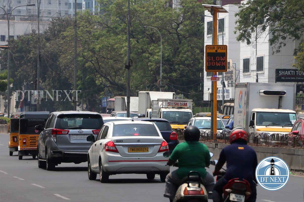 dt_next's tweet image. Commissioner of Police Shankar Jiwal inaugurated a newly installed Radar Speed Display Board for traffic signals on behalf of Greater Chennai Traffic Police in Anna Salai.

📸 @_Hemanathan_

#speedradarsign #trafficsignals #ShankarJiwal #Inauguration #TrafficPolice #AnnaSalai