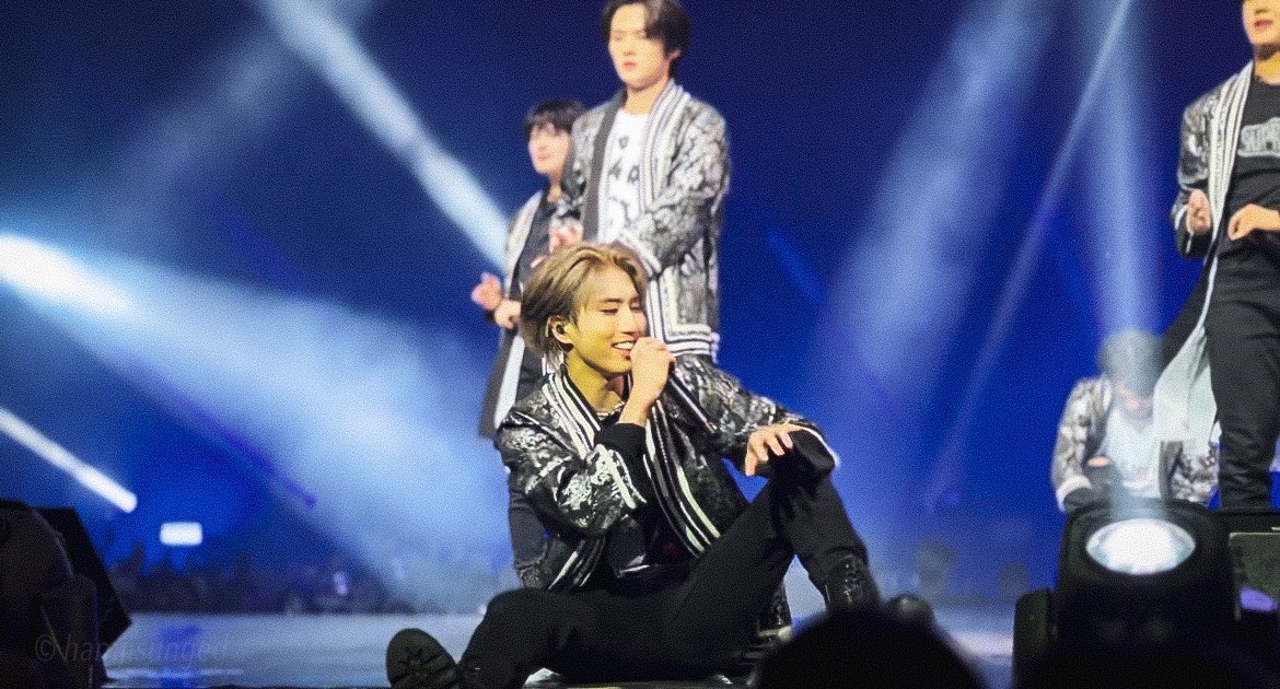 hamjisunged's tweet photo. Glad to see you performing fine on Day 2, Han Jisung 🥹❤️ #SKZinManila2023 #SKZinMNL2023 #MANIAC_IN_MANILA https://t.co/woNW60YYWz