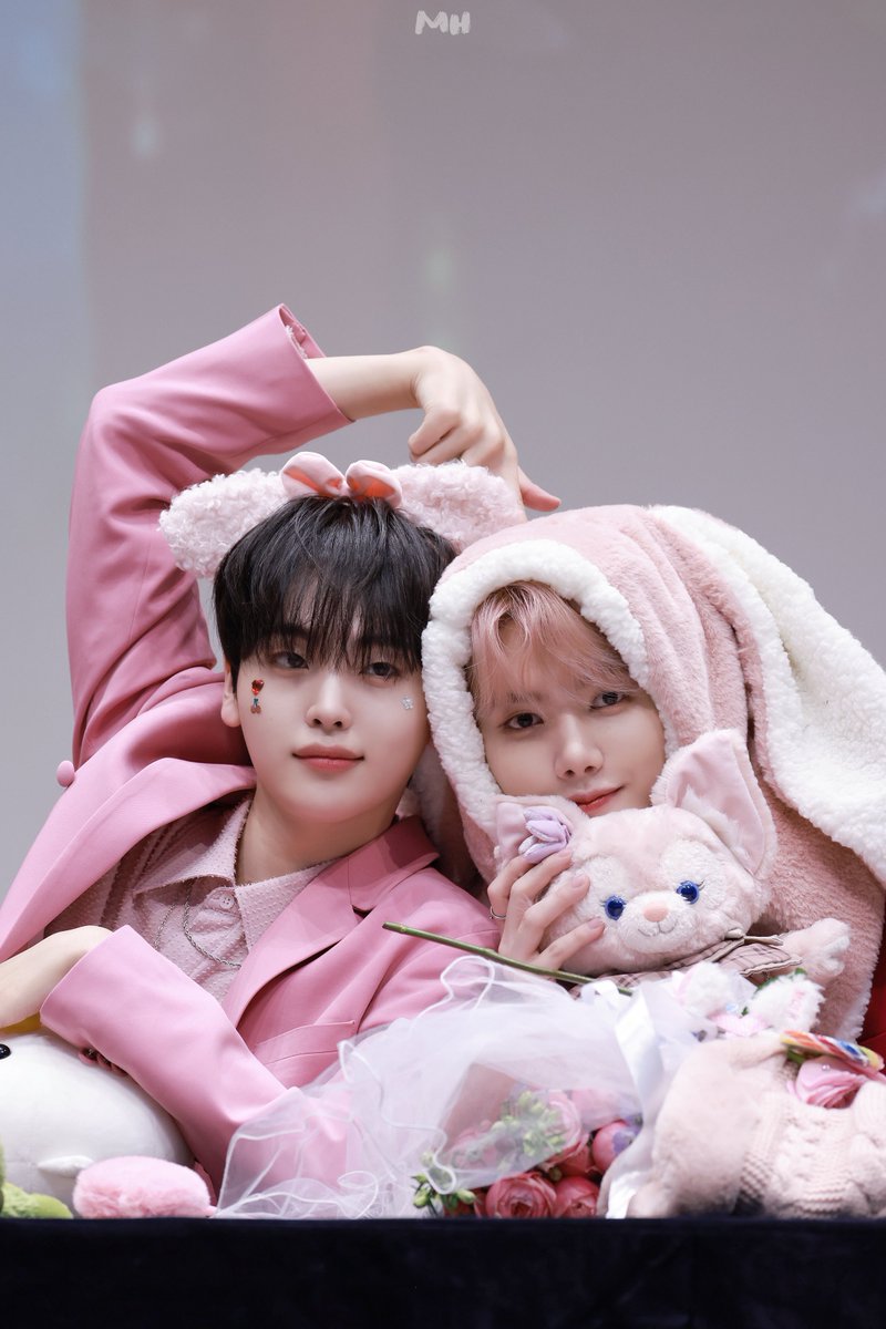 230314 애플뮤직대면팬싸

너무 귀여워서.…

#민희 #MINHEE #크래비티 #CRAVITY