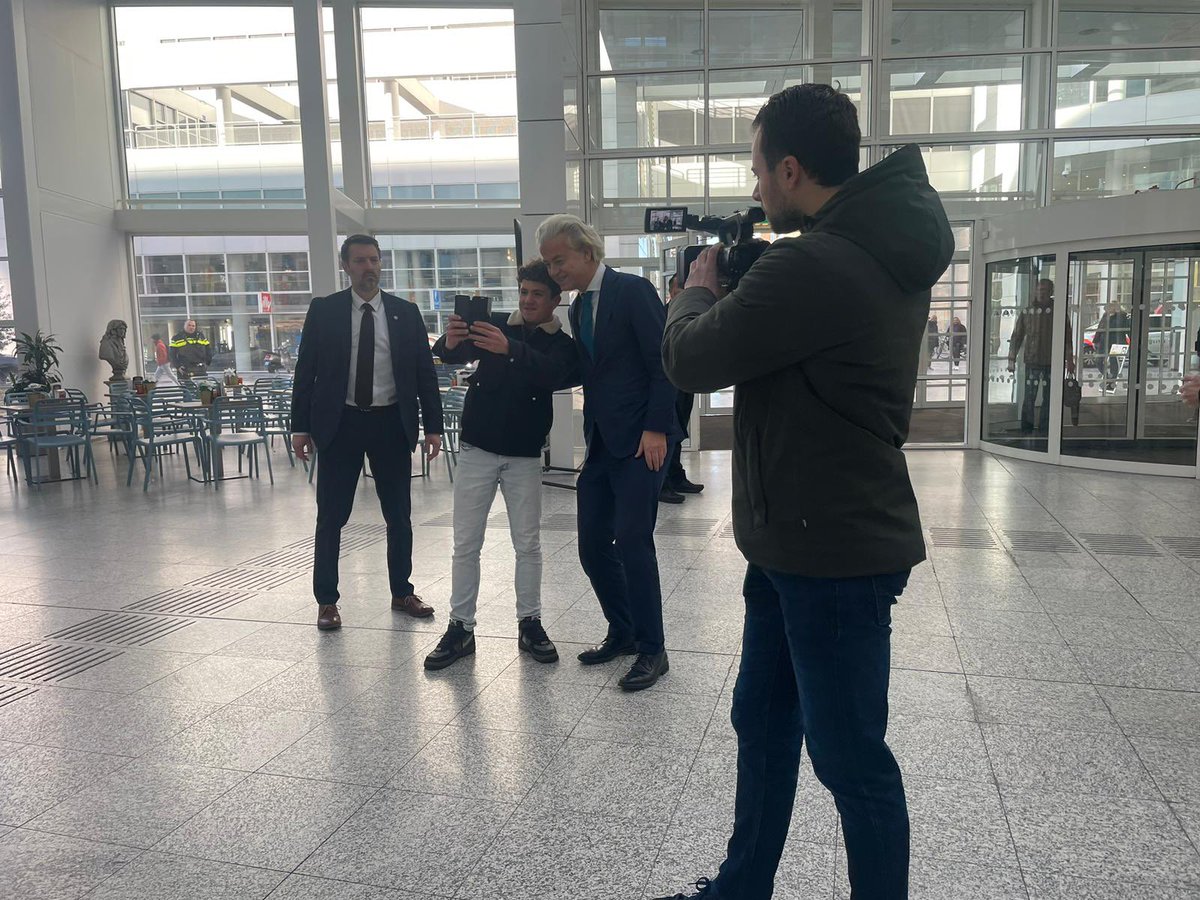 geertwilderspvv's tweet photo. GESTEMD!

Ga ook stemmen allemaal vandaag en #StemPVV! ❤️ https://t.co/pu4cS6hESK