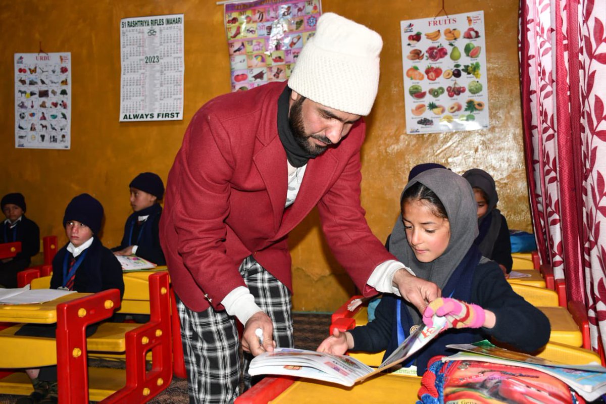 gijojoseph1982's tweet photo. #Kids of #Kashmir Valley #JammuKashmir in joy to rejoin #ArmyGoodwillSchool for a new academic session to seek new lessons for a brighter #future #GetReadyForAGS @Tiny_Dhillon @umaskai @dcjammuofficial @dcbandipora @owais_ias @PIBHRD @PMOIndia @OfficeOfLGJandK @prodefencejammu https://t.co/nJPhZWUQfG