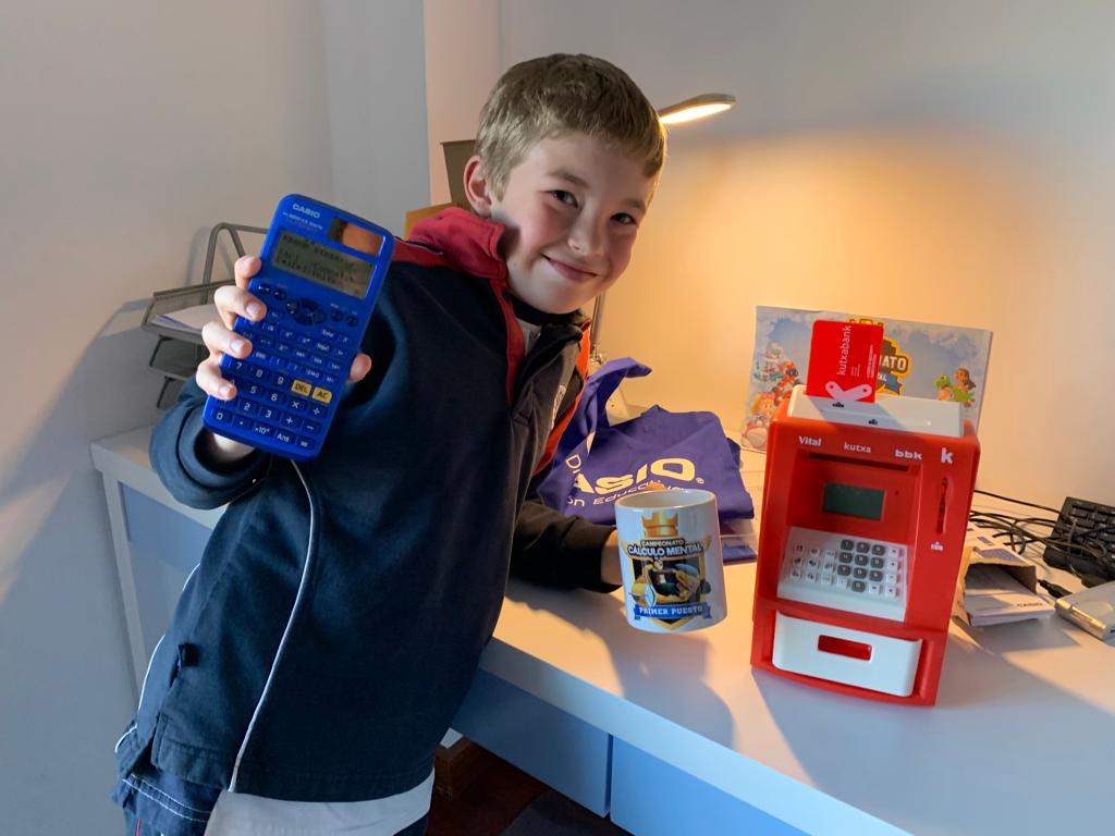 supertics's tweet photo. Ya nos están llegando las fotos de los ganadores de la #LigadeInvierno del #CampeonatodeCálculoMental con sus premios. ¡Muchas gracias Violeta, Biel y Daniel! ¿Queréis convertiros en los próximos ganadores de #LigadePrimavera? Inscribiros gratuitamente en https://t.co/YlLC6Vsx5E https://t.co/d3Kf1XN7rH