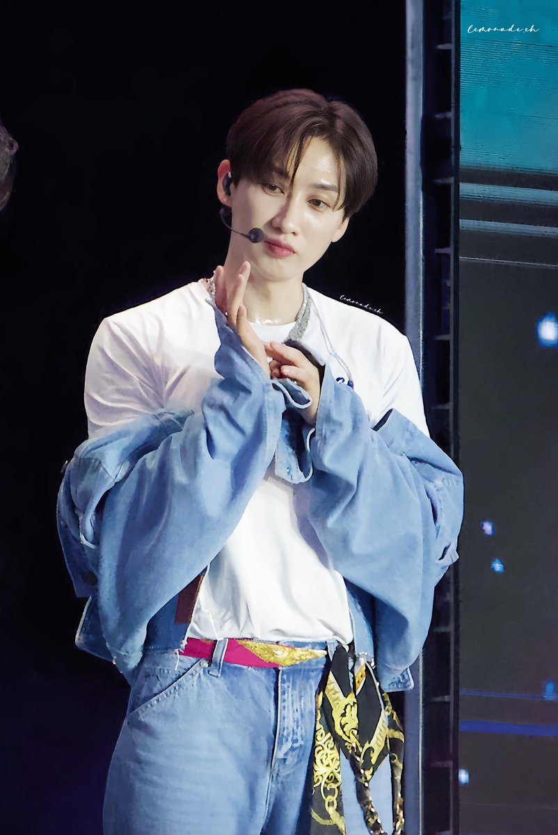 lemonadeeh's tweet photo. 230311 SS9 in HCM 은혁
🌙

#은혁 #이혁재 #EUNHYUK
#슈퍼주니어 #SUPERJUNIOR
#SS9 #SS9inHCM #SUPERSHOW9 https://t.co/ifZ47Vfnsh