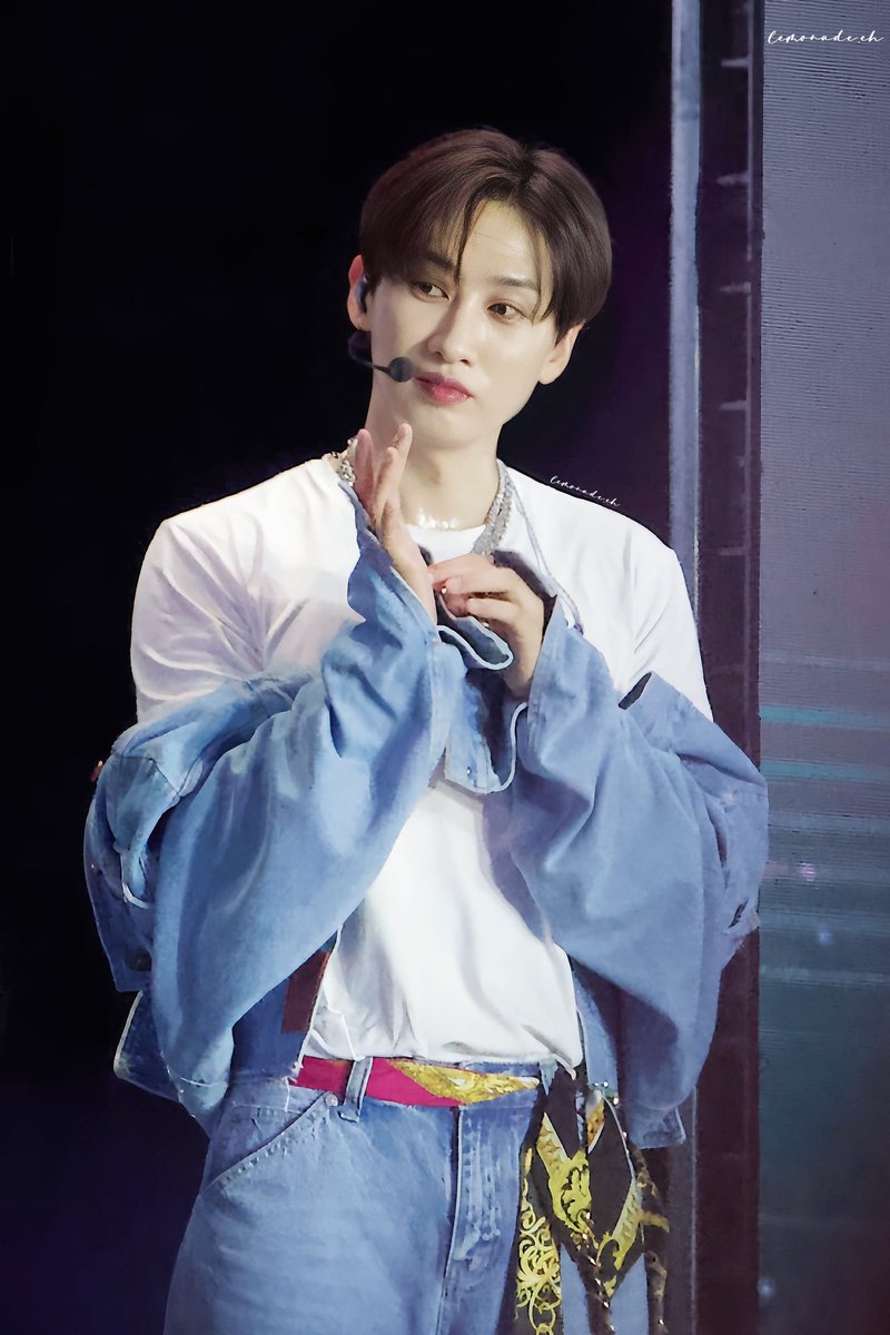 lemonadeeh's tweet photo. 230311 SS9 in HCM 은혁
🌙

#은혁 #이혁재 #EUNHYUK
#슈퍼주니어 #SUPERJUNIOR
#SS9 #SS9inHCM #SUPERSHOW9 https://t.co/ifZ47Vfnsh
