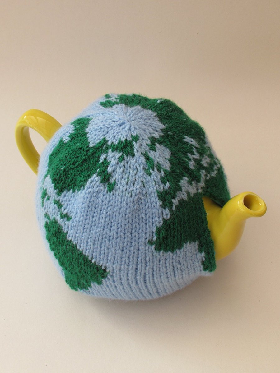 TeaCosyFolk's tweet photo. Every teatime you could be on a world trip with the World Tea Cosy Knitting Pattern https://t.co/QCPjGRhMKQ #knitting #world #globe #teacosy #worldteacosy #doubleknitting #knittingpattern #teaworld #worldtea #TeaCosyFolk #knitter #knit https://t.co/jF4fXtIDnG
