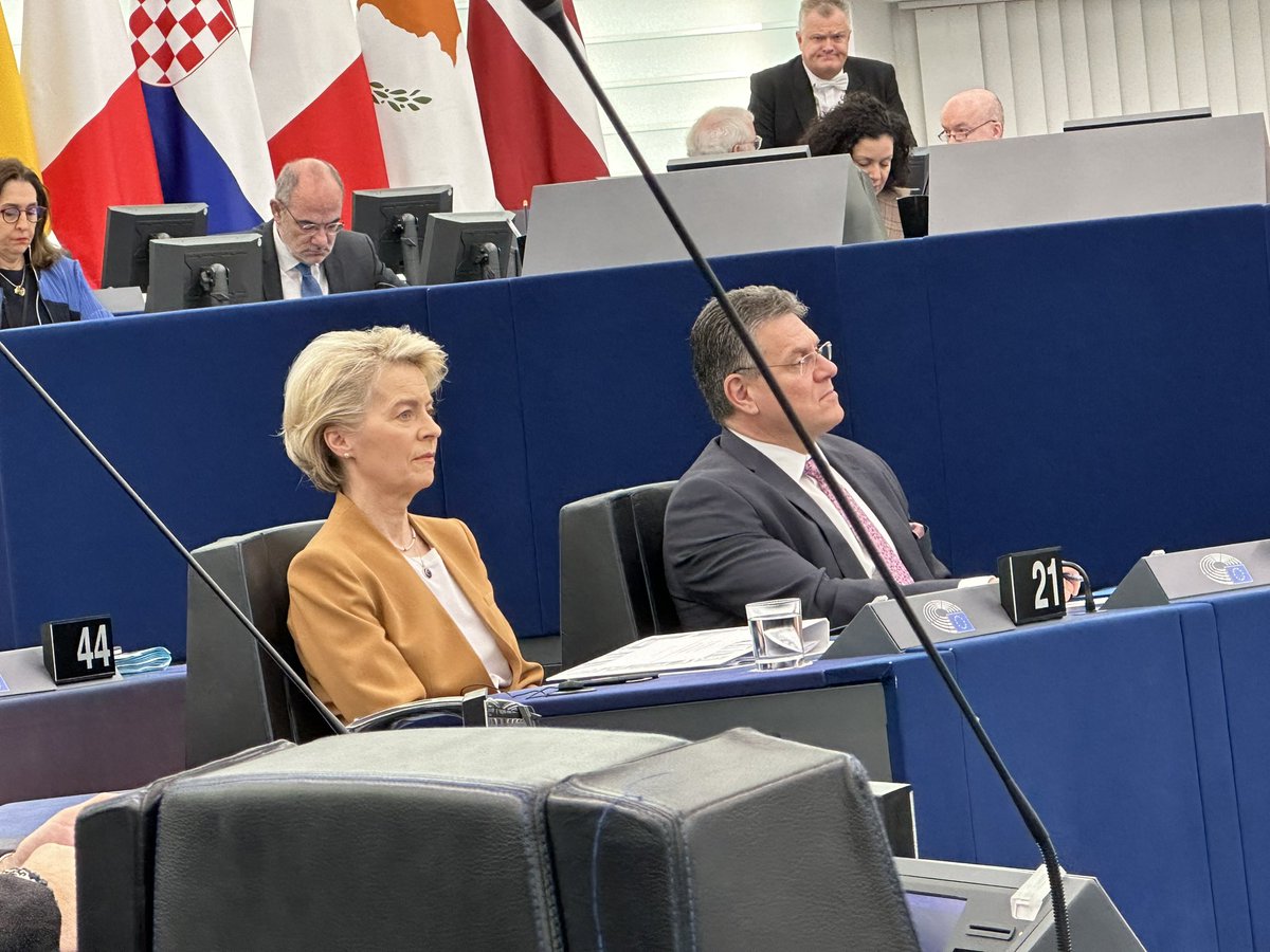 Andreas_Schwab's tweet image. Happy to see VP @MarosSefcovic next to @vonderleyen in the #EPplenary before he will deliver a speech in #Fribourg 🇨🇭@EUinSwitzerland @EP_SingleMarket