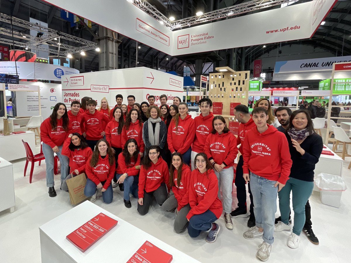 UPFBarcelona's tweet photo. Bon dia!  Amb la tradicional fotografia de tot el sistema universitari català amb els consellers d’@educaciocat i @recercauniscat, donem el tret de sortida del @saloensenyament 2023. Tot l’equip de la #UPFBarcelona us esperem per explicar-vos els nostres graus https://t.co/gJUSbhM42f