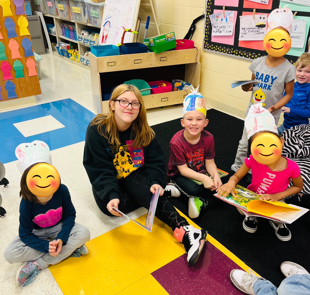 mrsrinehart1's tweet photo. To celebrate #PiDay23 our 8th grade @saylerparkjags visited the Kindergarten classrooms + read Happy Pi Day by Dr. Seuss! @IamCPS #BeBetterJags #CPSandMe https://t.co/yWo5Kau0Wr