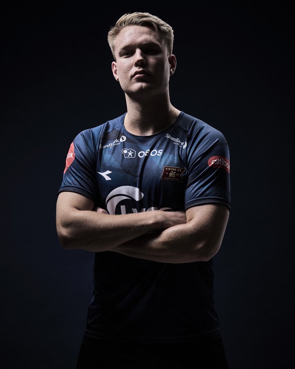 Dessverre så endte eventyret i Viking brått for denne fantastiske backen! 

Vebjørn Hagen er tvunget til å legge skoene på hylla på grunn av skade. 

Vi ønsker deg all mulig lykke fremover og du er alltid velkommen tilbake på stadion 💙 Takk for innsatsen!