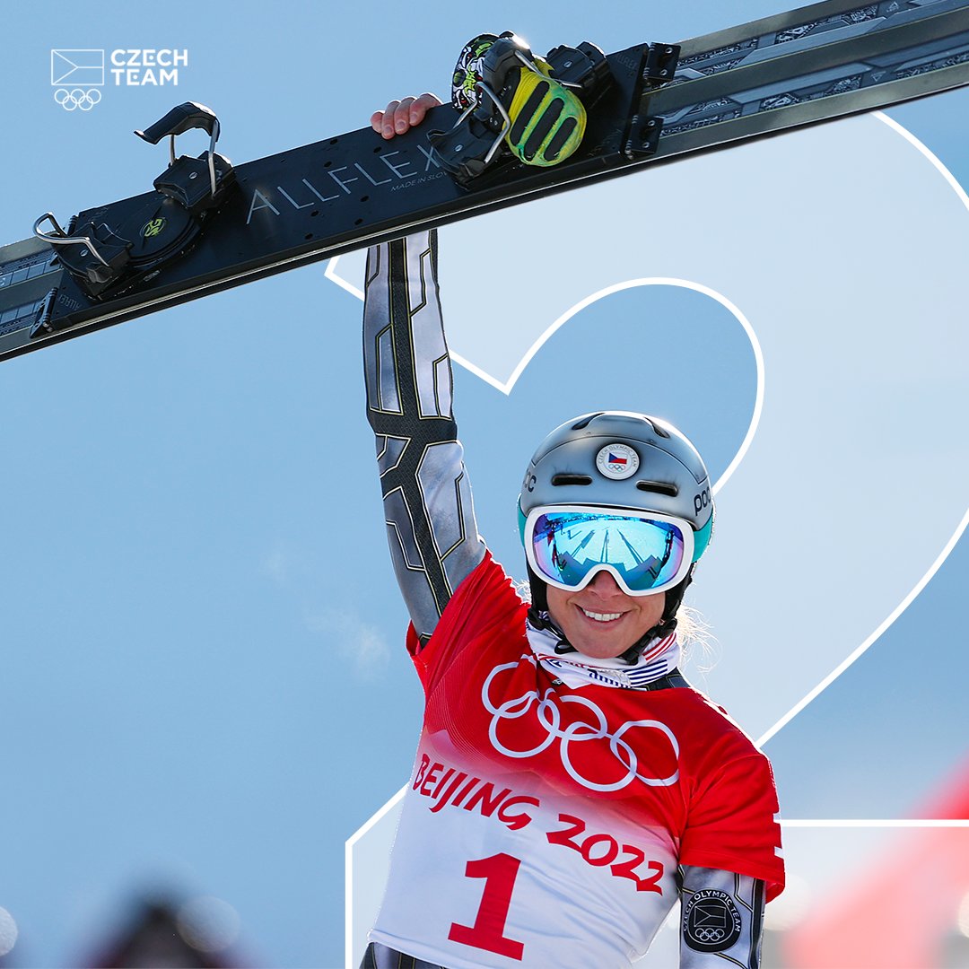 olympijskytym's tweet photo. STŘÍBRNÝ NÁVRAT! 🥈 Ester Ledecká se po roční pauze vrátila na snowboard 2. místem na svěťáku v Rogle. 🙌🏻 Paráda! 🤩 #olympijskytym #navrat #stribro https://t.co/rvMwatoWjV