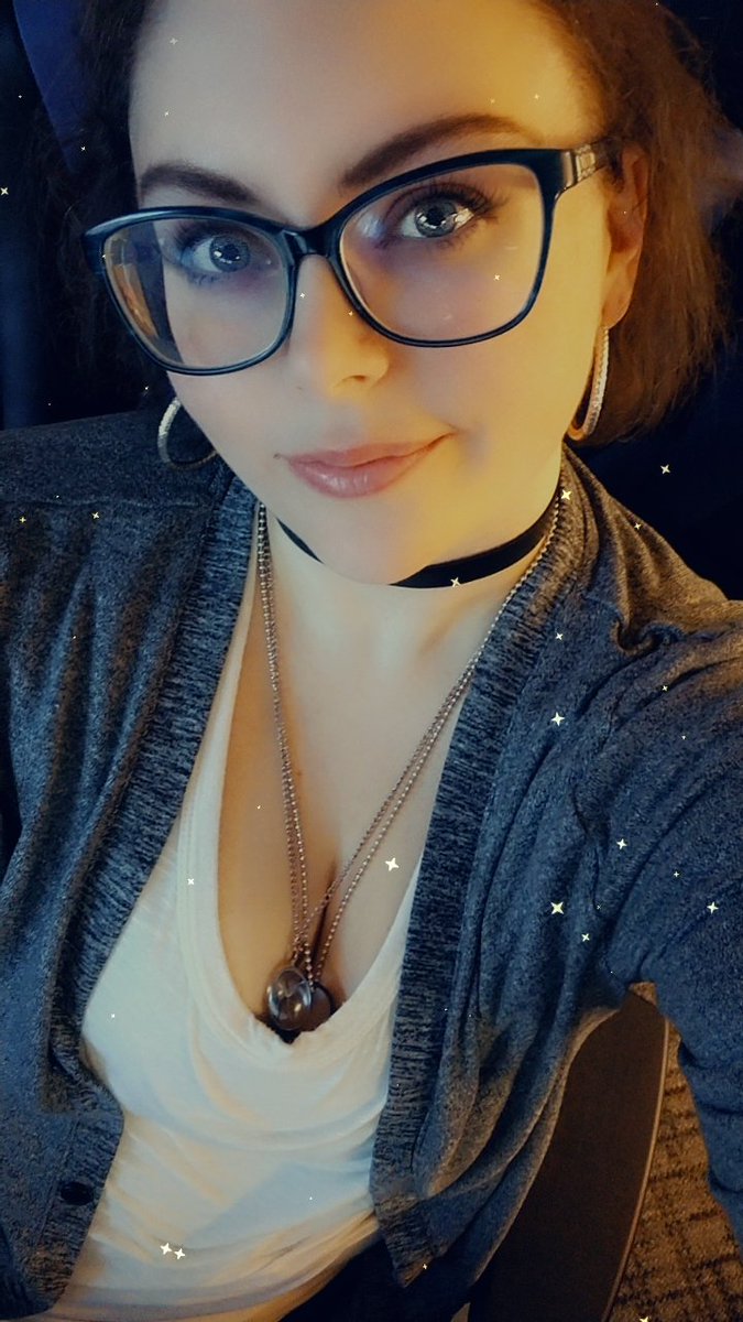 AuthorKitaraF's tweet photo. Hey you 😘

Rock the fuckin day, okay? 

You got this 💯 We got this 🫶🏻

If you need someone, reach out. If you want to help someone, offer a hand. Fight to smile and uplift. Embrace and persevere. We've got each other and that's wonderful. Let's make it so 💞 https://t.co/r5ikUkWaj7