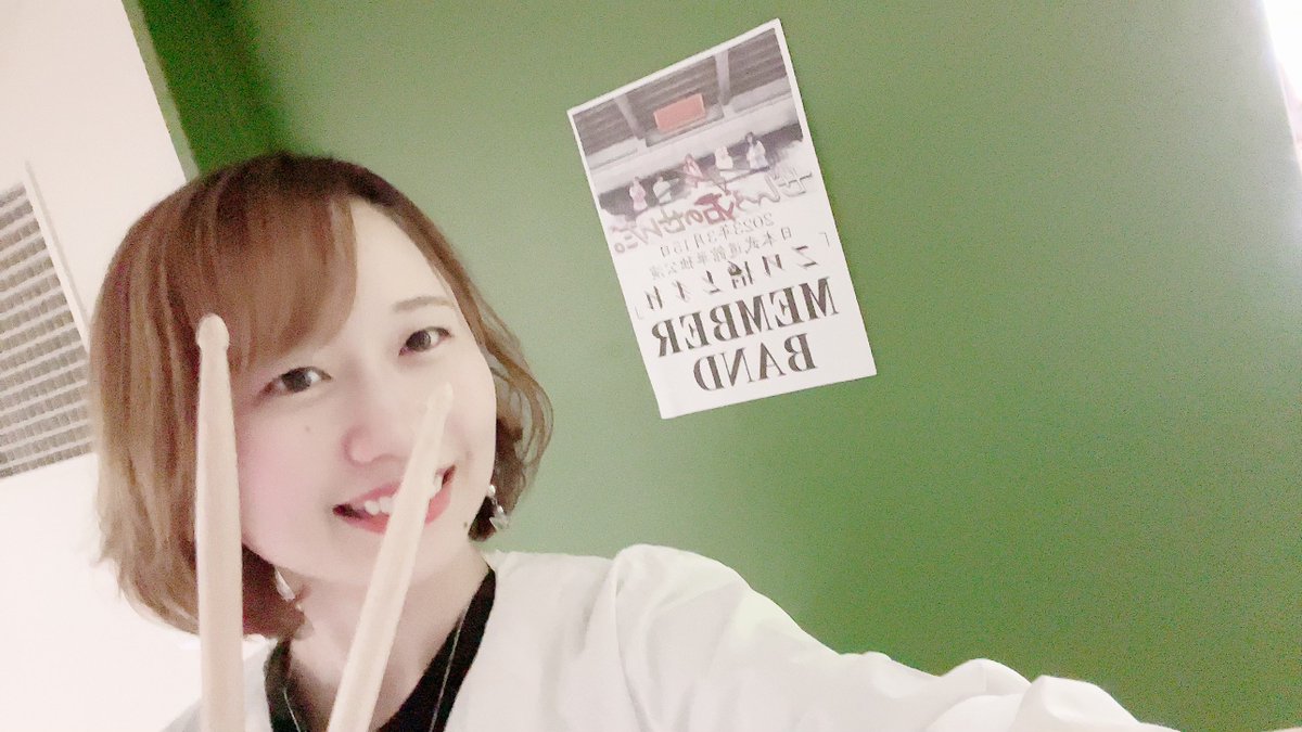 RISAR13A's tweet photo. 本当にありがとうございました💓
ぜんぶ君のせいだ。のドラムを
やらせてもらえたこと。
ほんとにほんとに幸せ者です。
みんなに出会えてよかった💎
８年ぜん君ちゃんやれて良かった。
ありがとう。
武道館に連れてきてくれて
ありがとう。

#ぜんぶ君のせいだ。
#日本武道館
#ぜん君LIVE
#LASTLIVE https://t.co/EpGqpt9yIt
