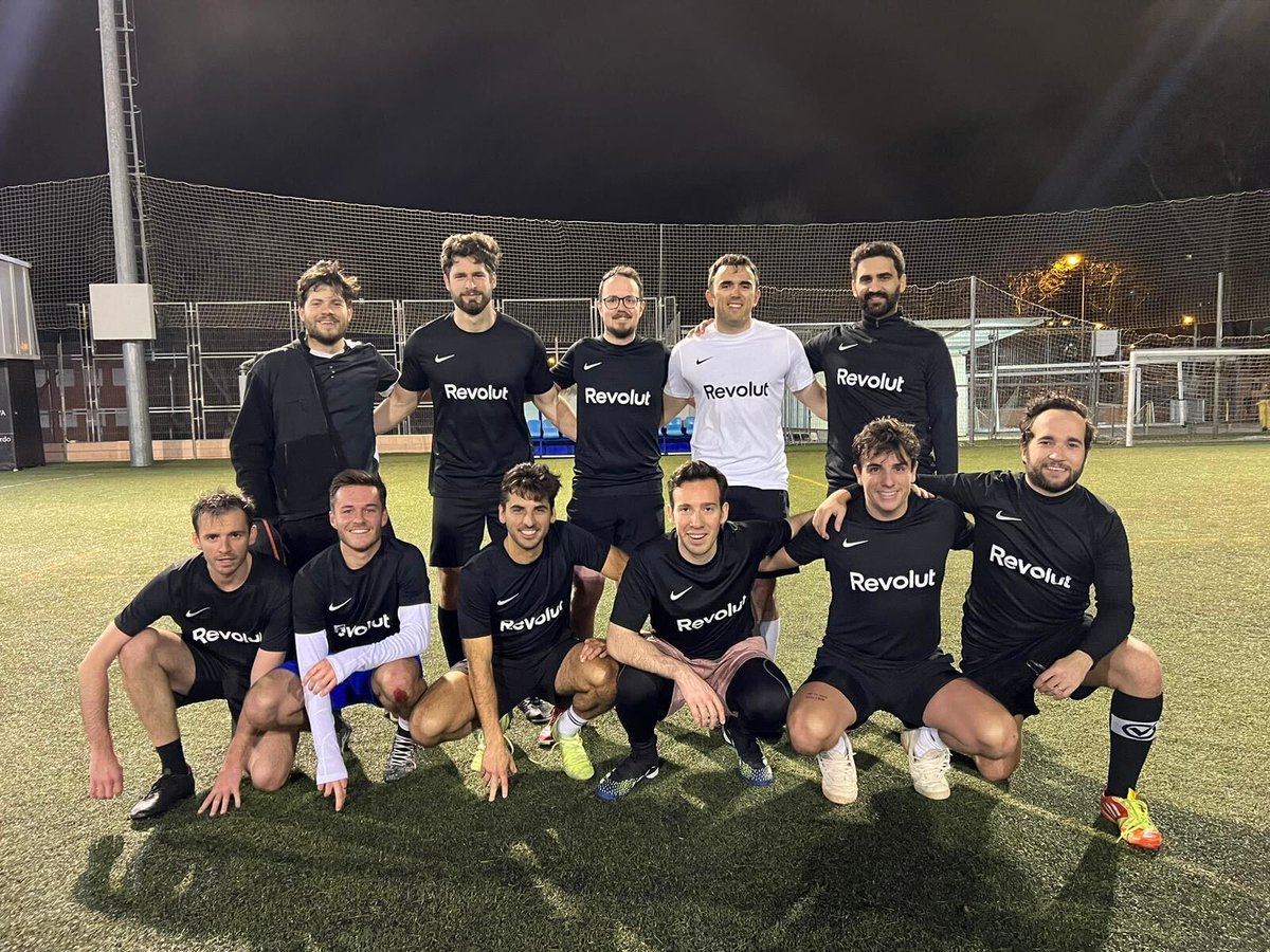 RevolutInsider's tweet photo. 🇪🇸Victoria! Revolut Madrid football team won 4 - 1 against EY in a football league, getting the first 3 points of the season 🔥🔥 We want to thank our team for putting the ‘dream’ in ‘dream team’, and also thank our opponents from EY, what a great match! https://t.co/sfh0Q2JeRC