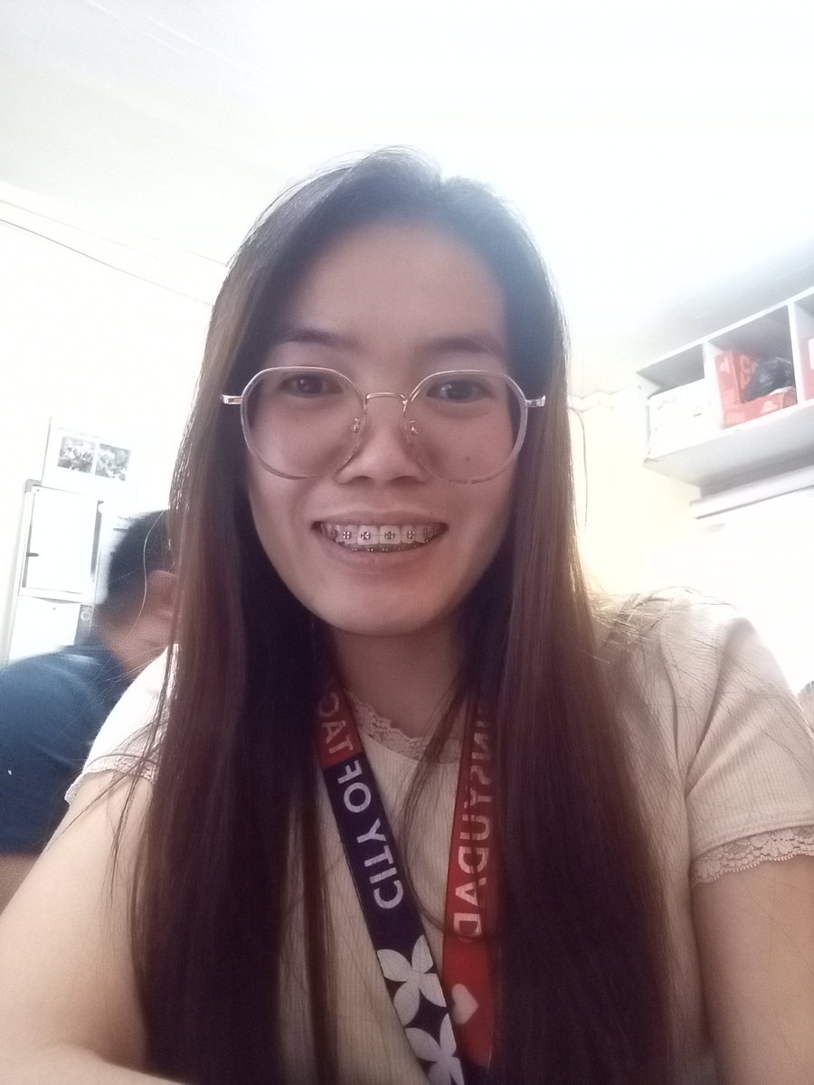Rolieme22's tweet image. 94th day of braces 😁

#overbite