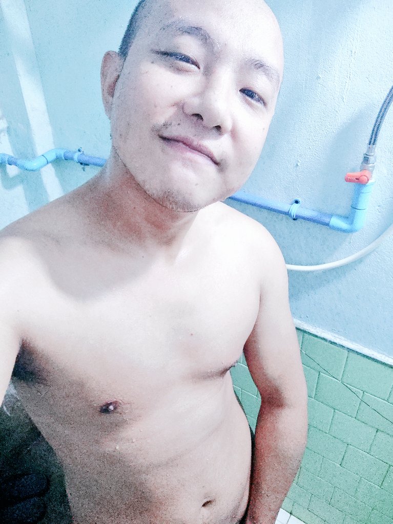 LoonHarry24's tweet photo. အသက်ရလာတာနဲ့မျှ... 😋🤑 https://t.co/7f5R9LsyUv