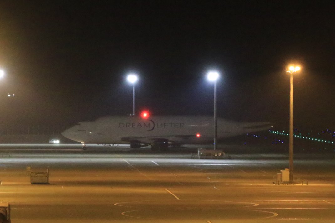fly_os787's tweet photo. 2023.03.15
SDA Cargo B737-800BCF B-5111
Boeing B747-400LCF N780BA
#セントレア #ドリームリフター #B747LCF #SDACargo #山東航空 #B737 #B738 #B738BCF https://t.co/MuEOrNYukF