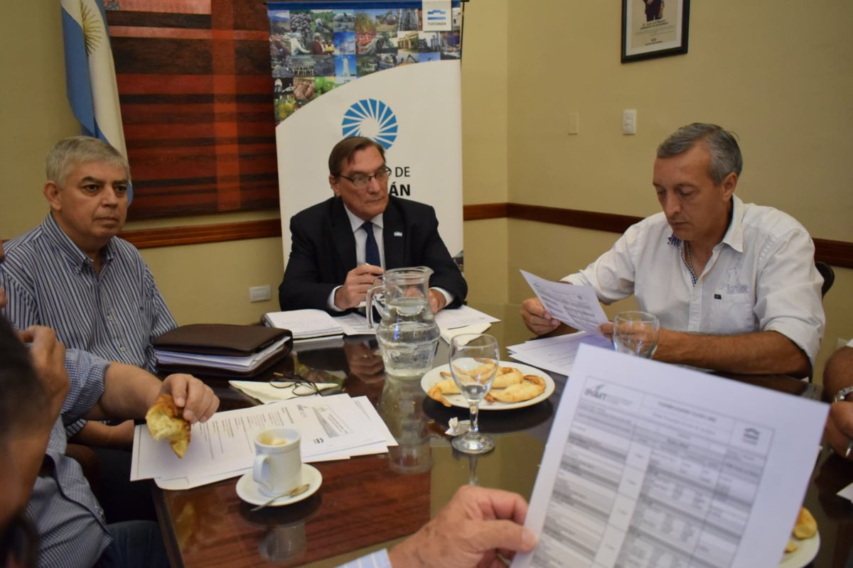 SimonPadros's tweet photo. Reunión de directorio del Instituto de Promoción del Azúcar y el Alcohol de Tucumán #IPAAT.
Analizando los resultados finales de la zafra 2022 y las perspectivas relacionadas con la superficie cosechable y los volúmenes de azúcar y alcohol que se pueden lograr en la zafra 2023. https://t.co/mOdmXYzxx2