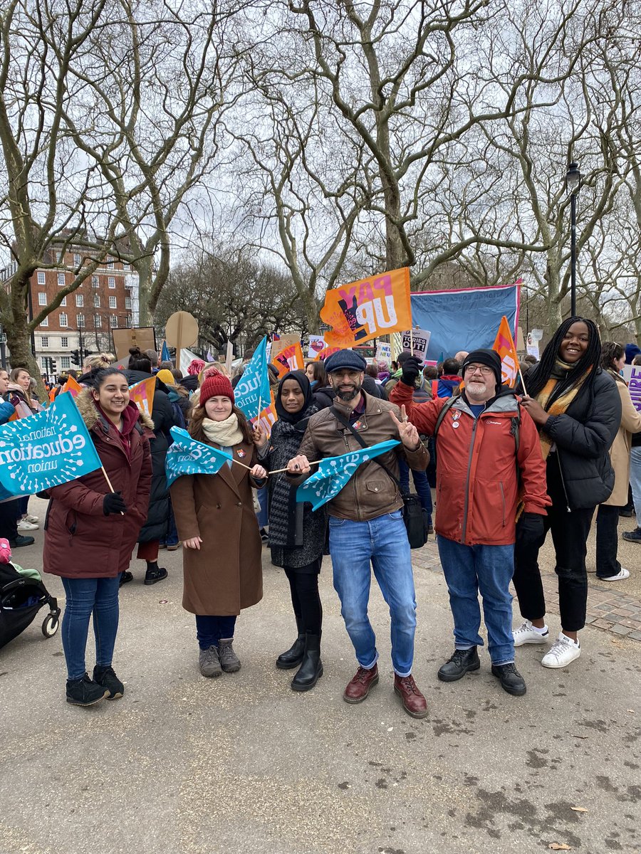 #London #TeachersStrike  ✌🏼