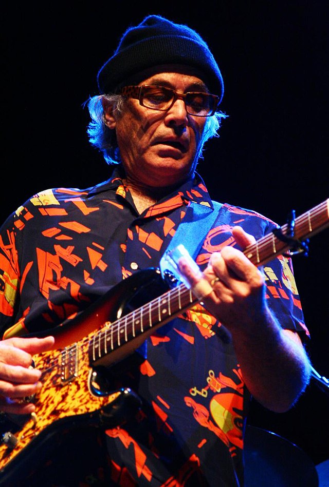 Happy 76th birthday to
Roots guitarist extraordinaire Ry Cooder! 