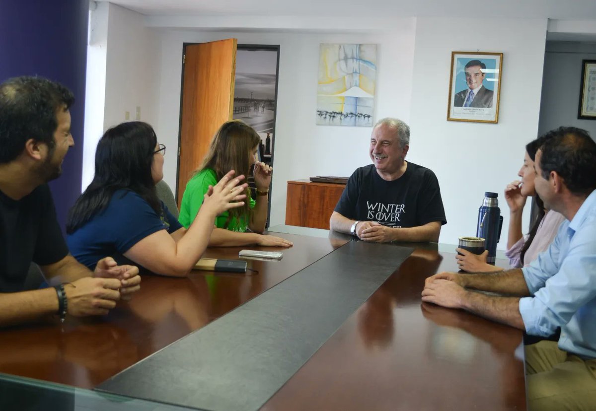 passalacquaok's tweet photo. Productiva reunión con la colega @DecutRojas, @farmnataliar, Laura Traid, @AhuadCarlos y Gustavo Melnik. Gracias por la visita. ¡A seguir trabajando por los misioneros y misioneras. https://t.co/Qr4avz40V8