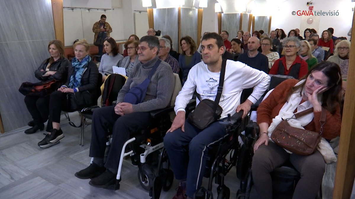 GtvNoticies's tweet photo. L’Associació d'Esclerosi Múltiple del Baix Llobregat tot just fa 25 anys. El primer acte que l’entitat ha dut a terme per celebrar-ho ha estat una xerrada sobre tractaments mèdics als baixos del Museu de #Gavà. 👉 https://t.co/WTRezlIJ81 https://t.co/dCbse2OXYJ