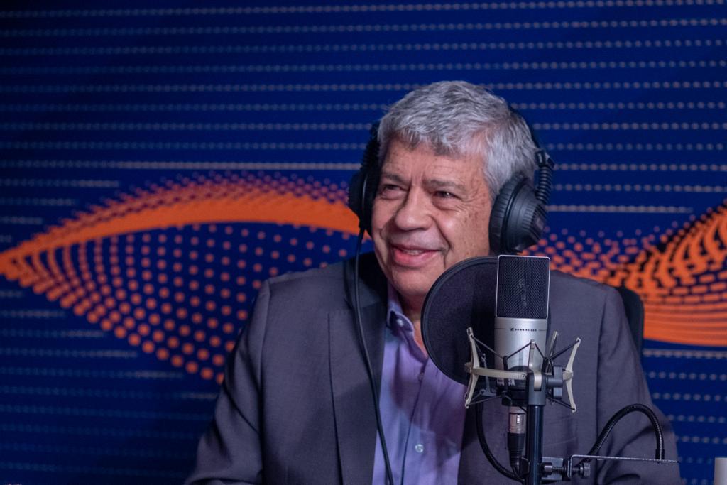 Vidapresidencia's tweet photo. Director de @DNP_Colombia, informa que mañana será radicada ponencia de Plan Nacional de Desarrollo:
✅Ordenamiento del territorio alrededor del agua y justicia ambiental
✅Seguridad humana y justicia social
✅Derecho humano a la alimentación
#MiPlanEs
Sigue 🧵 https://t.co/lJPMqkePOG