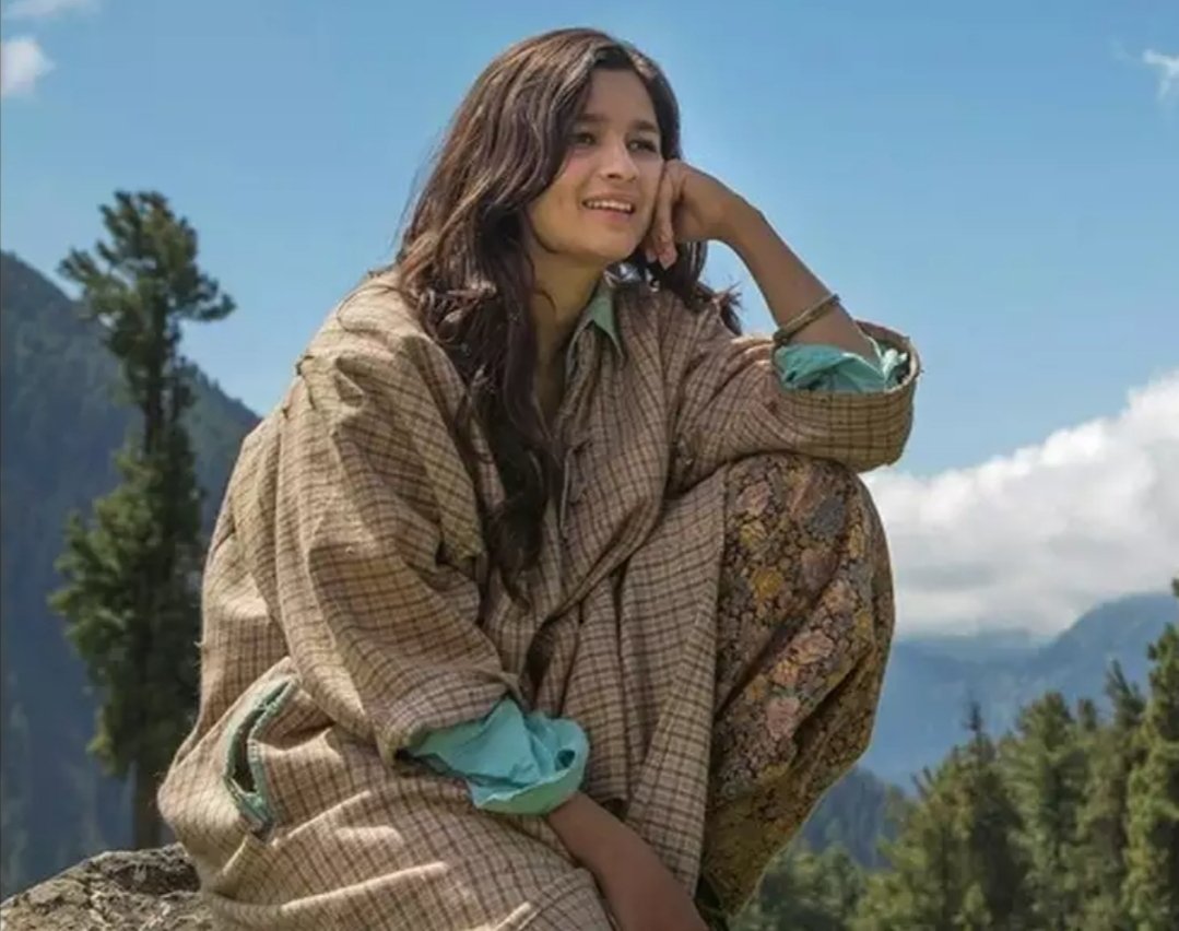 Happy birthday alia bhatt  thankyou for giving us veera tripathi and gangubai. love you 