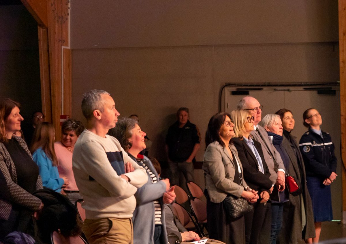 [Programme #EgaliteFemmesHommes 2023] 
Le public a répondu présent à la représentation : 
"Les Maux Bleus" en présence de notre élue en charge de cette thématique <a href="/BouyerIsabelle/">Bouyer Maupas isabelle</a>
<a href="/LaManche50/">Département de la Manche</a> veut davantage sensibiliser et échanger sur l'Egalité et les violences intra-familiales.