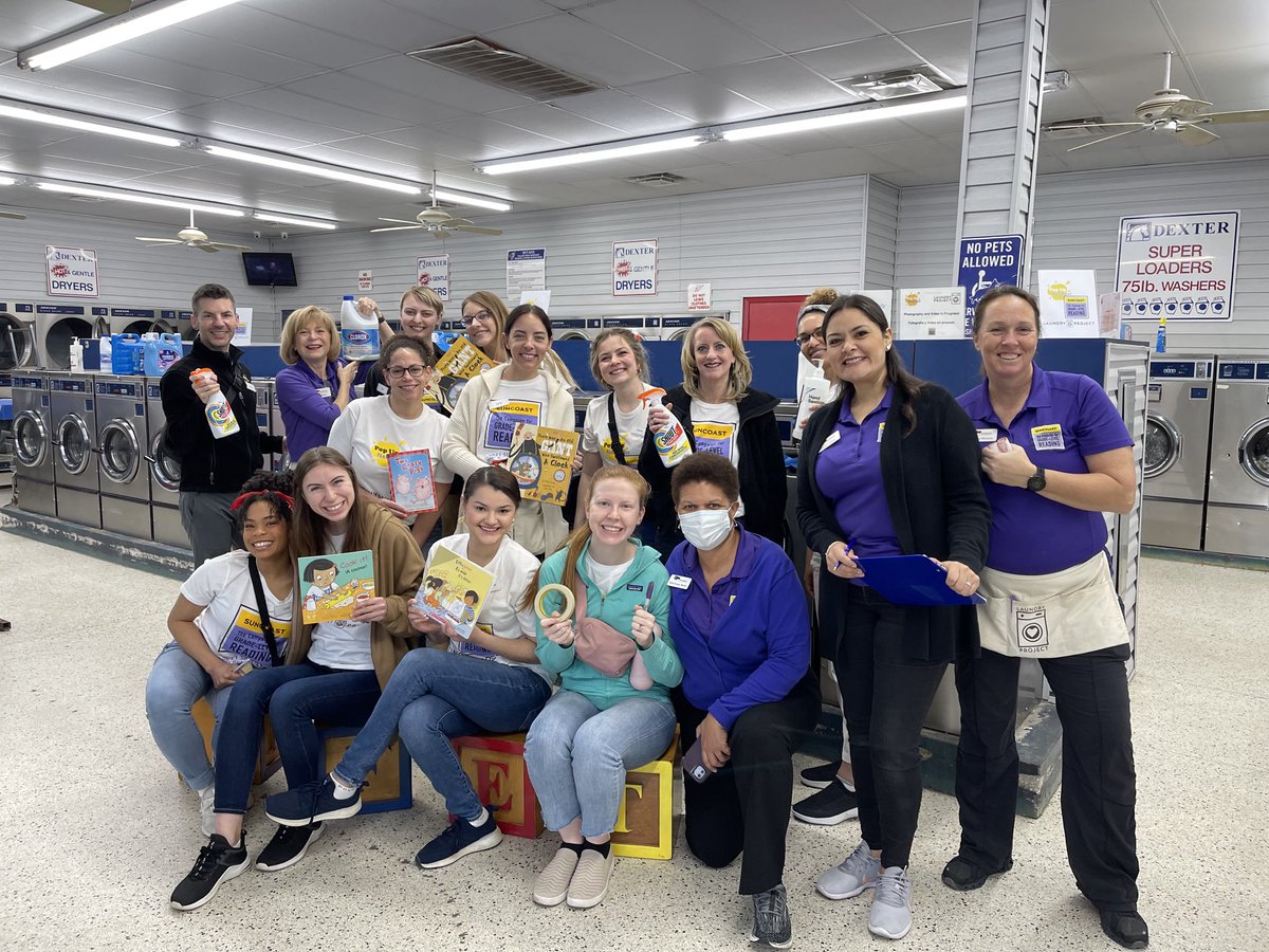 It’s a wonderful Wednesday in ⁦<a href="/CityofSarasota/">City of Sarasota</a>⁩ #FreeLaundryDay at SuperMatt with #TPFStudyAway Our team is excited to welcome families and make connections 👍🏽