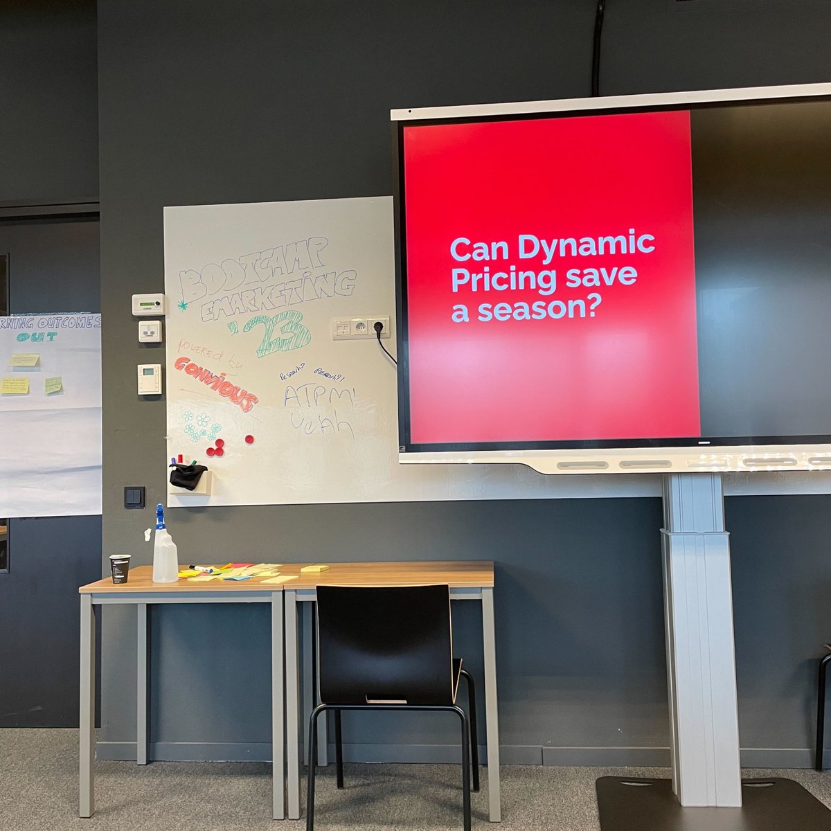 convious's tweet photo. Last week our CSO Adriaan van der Hek ☁ gave a guest lecture on Dynamic Pricing at @bredauas 💬
#Convious #ExperienceBetter #BredaUniversity #attractionsmanagement #dynamicpricing #industrytrends https://t.co/aufZJAT4f6