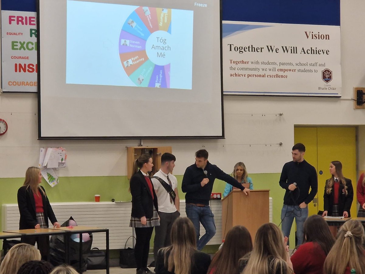 ClaregalwayColl's tweet photo. Tóg amach mé 🎈🎈🎈Míle buíochas  ⁦@CheallaighMs⁩ Iníon Ní Cheallaigh agus na láithreoirí Mr Conroy agus Mr Mulkerrins #seachtainnagaeilge #snag23 👏👏👏#cleamhnais #spraoi #gaeilge https://t.co/EdNKiLIzn7