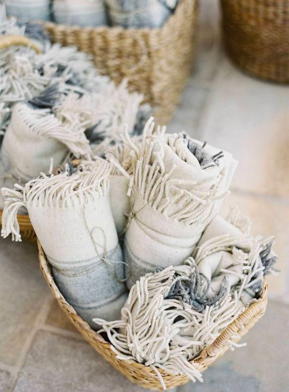 Blankets For Wedding Guests – To Have And To Hold In case you Get Cold – Shop The Look blog.theweddingofmydreams.co.uk/2023/03/blanke…