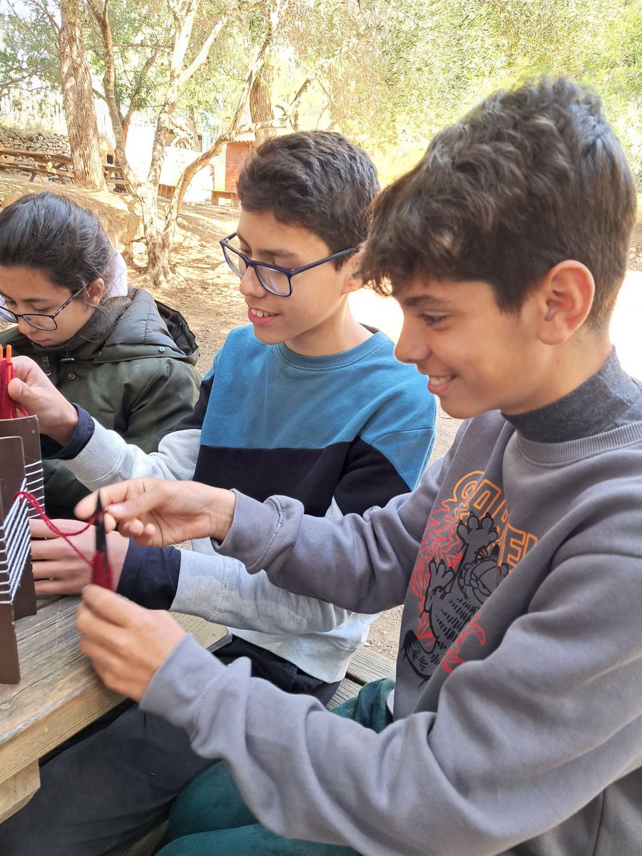 escreginahorta's tweet photo. Els alumnes d’ESO1 han visitat el poblat Ibèric de Calafell on han pogut veure una reproducció de l'antic assentament iber.
També els alumnes han realitzat tallers relatius als teixits que elaboraven en aquella època. ##ExploraRegina #ProgramaCreix https://t.co/nRHk1enlLj https://t.co/khGL1XCulI