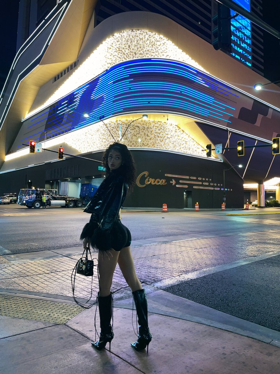 Got everything that I need &amp; I want more 🔪