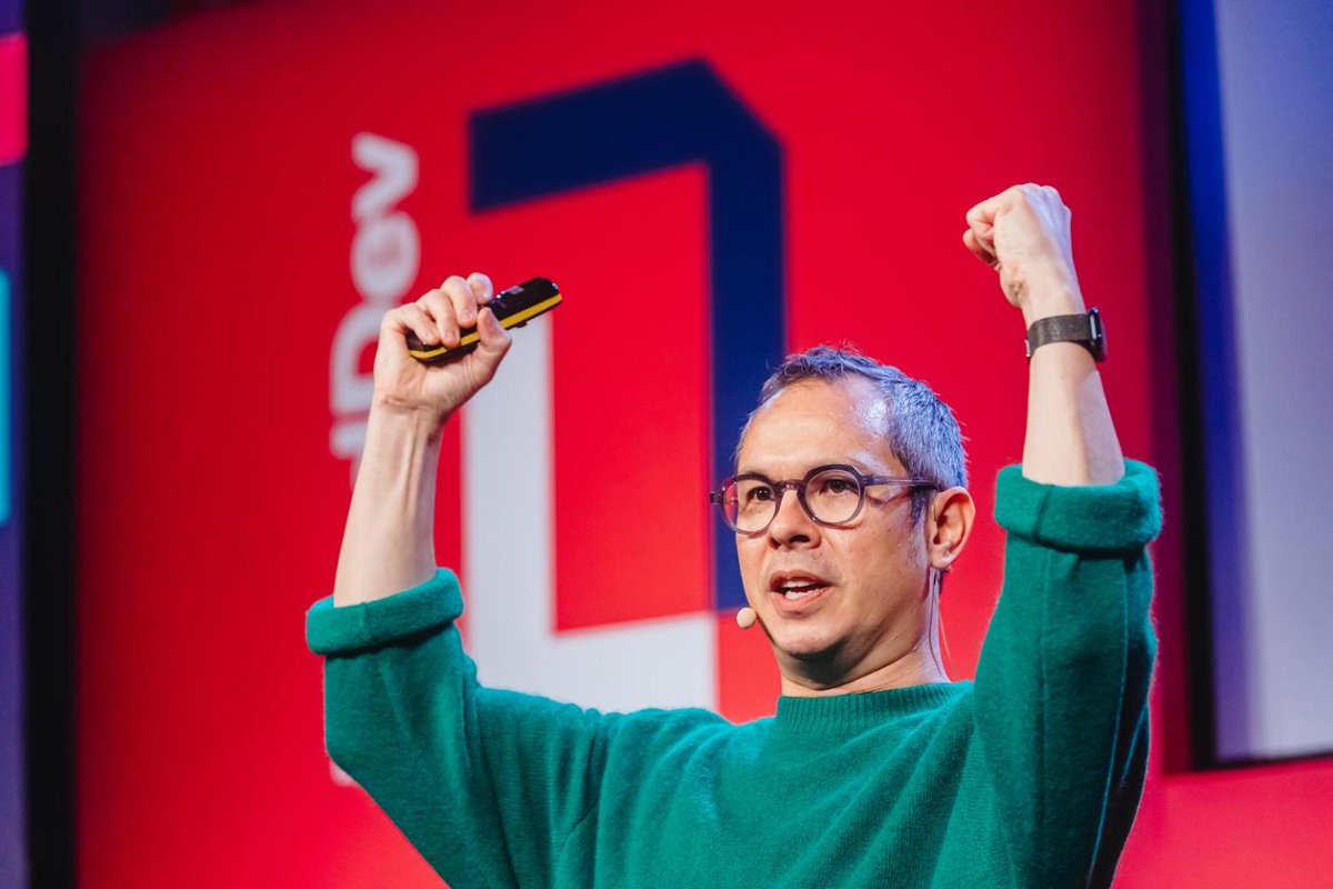 📸 In Pictures: #LeadDevNewYork Day 1 Feat. The wonderfully color coordinated @nisarga_m, @7grok, @lrnrd, @tangentialism.