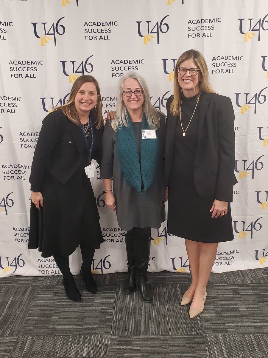 GenzMelissa's tweet photo. Celebrating 30 years in U-46! #sdu46 @BarbiChisholm @sUz46johnson https://t.co/gbm1maG71k