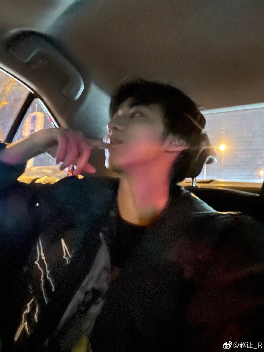 r1se_world's tweet photo. {WEIBO 230315}
Zhao Rang Weibo update.

[ENG] #PeopleWhoAreShinilyBeingThemselves shine the most 😁

[ESP] #LasPersonasQueSonSíMismasDeManeraBrillante son las que más brillan 😁

#R1SE #ZhaoRang #赵让 #R1SE赵让 #Weibo #微博 https://t.co/aolUPYJ1ym