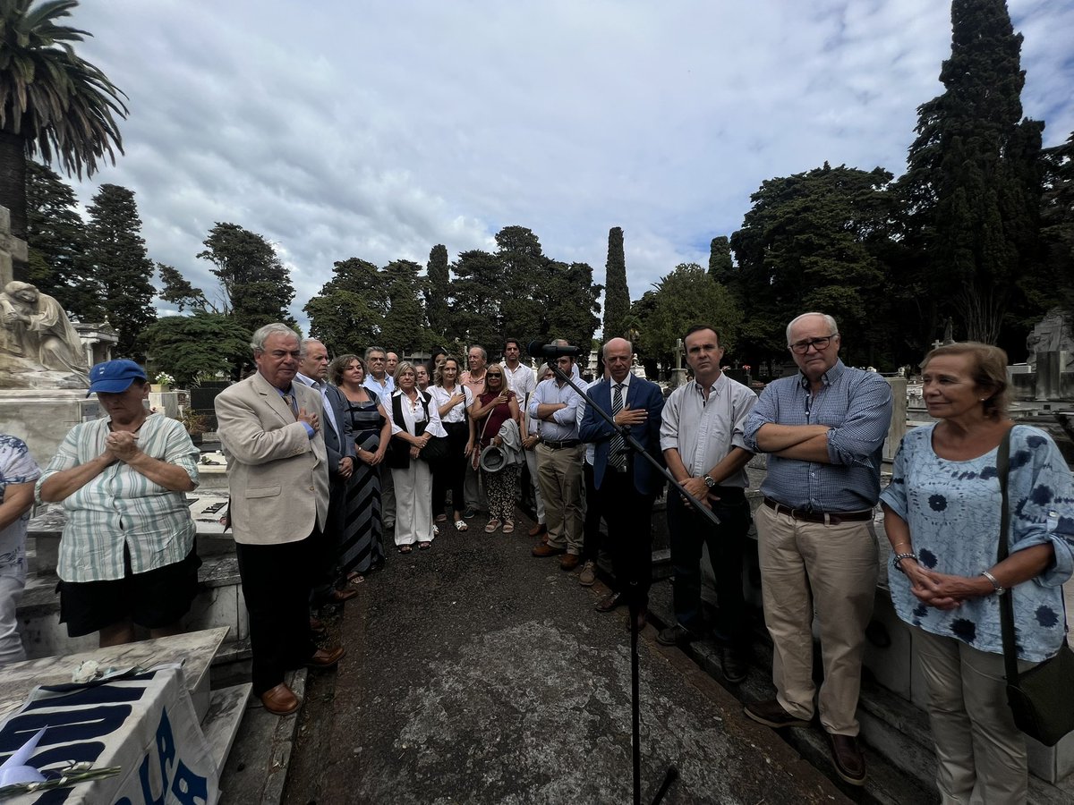 PNACIONAL's tweet photo. El Partido Nacional rinde homenaje al líder y caudillo Wilson Ferreira Aldunate a 35 años de su fallecimiento https://t.co/jrCnLy7SnU