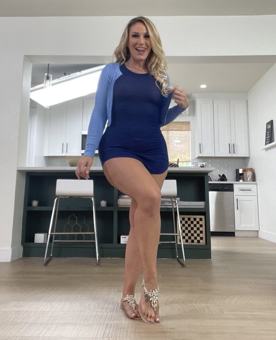 That one time on set with @TeamSkeet for "Butt, He's my Boyfriend " https://t.co/IciVZUo2tR<a class="tags" href="/tag/teamskeet">@teamskeet</a>