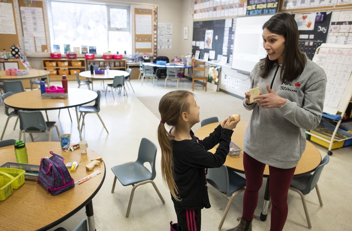 With food costs soaring and no national program, Canadian schools struggle to feed students theglobeandmail.com/canada/article…
