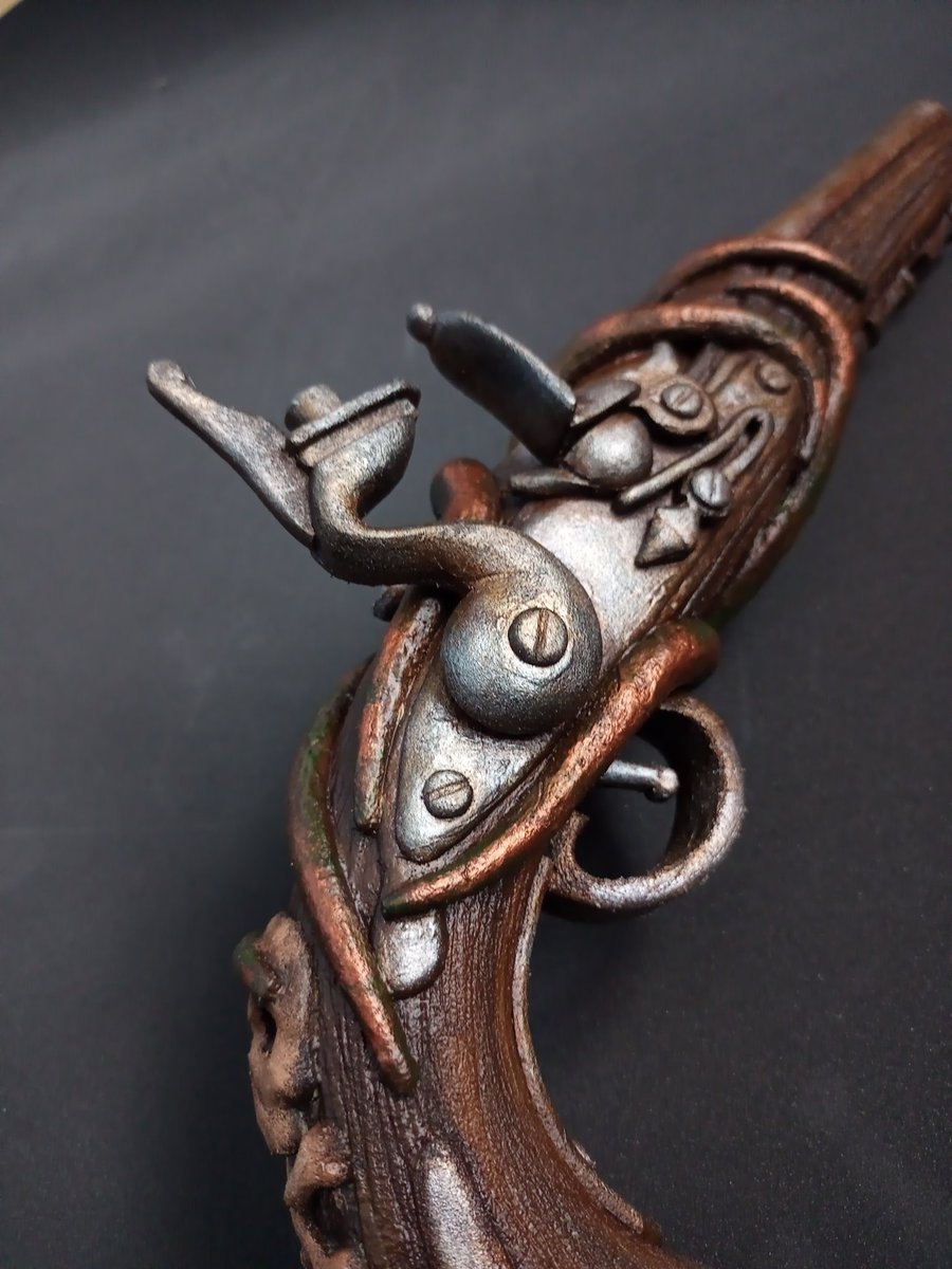 This one still gets notes on Tumblr #Flintloctopus <a href="/PolyPropsLtd/">Poly-Props Ltd</a> It's all made with CF65 foam with a little foam clay for the detail on the octopus